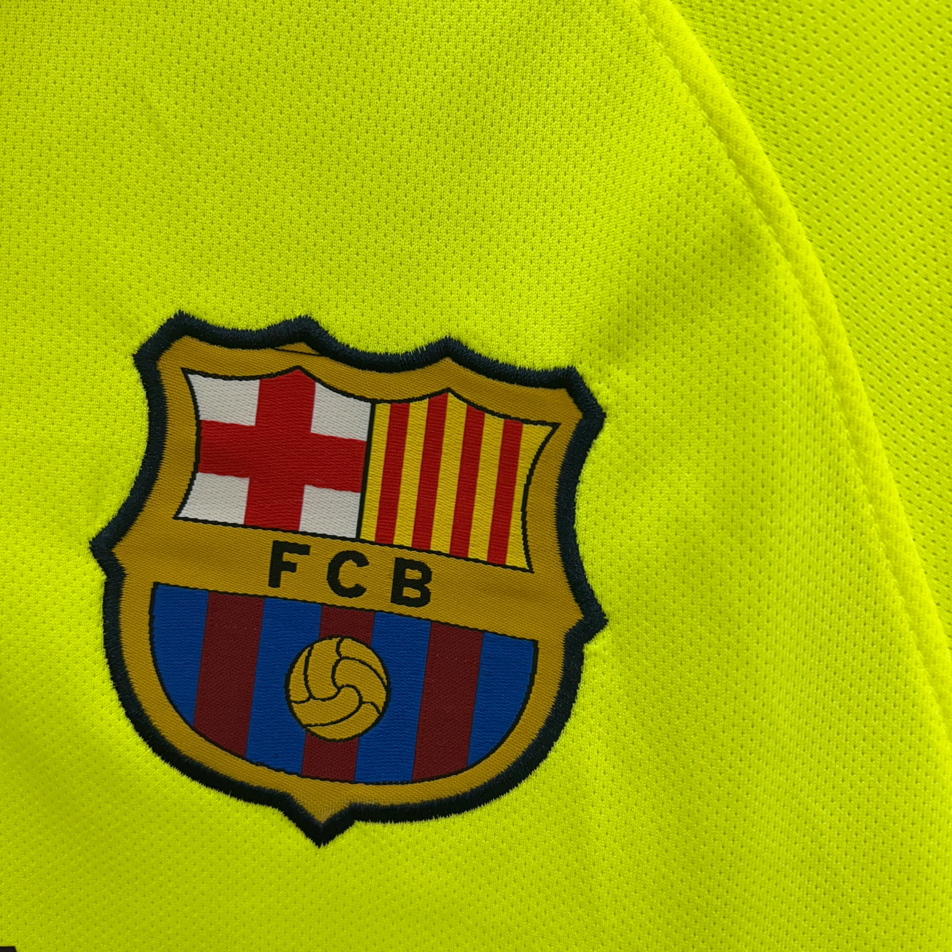 14/15 Barcelona Retro - Third Kit