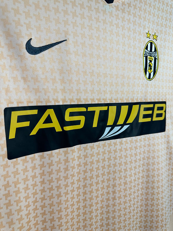 Juventus 2003-04 Retro - Away