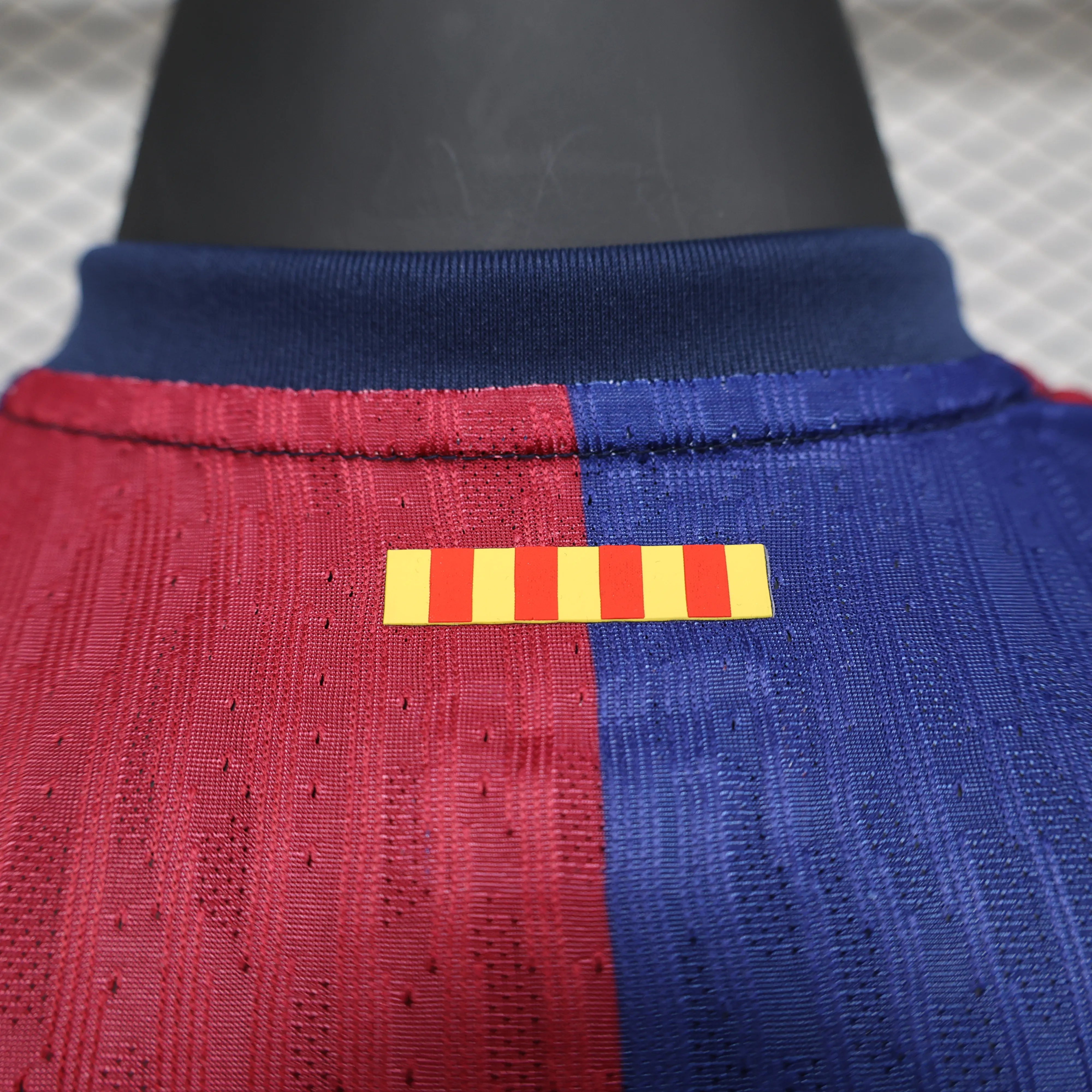 24/25 Barcelona x Coldplay Retro Player's Edition - Home Kit