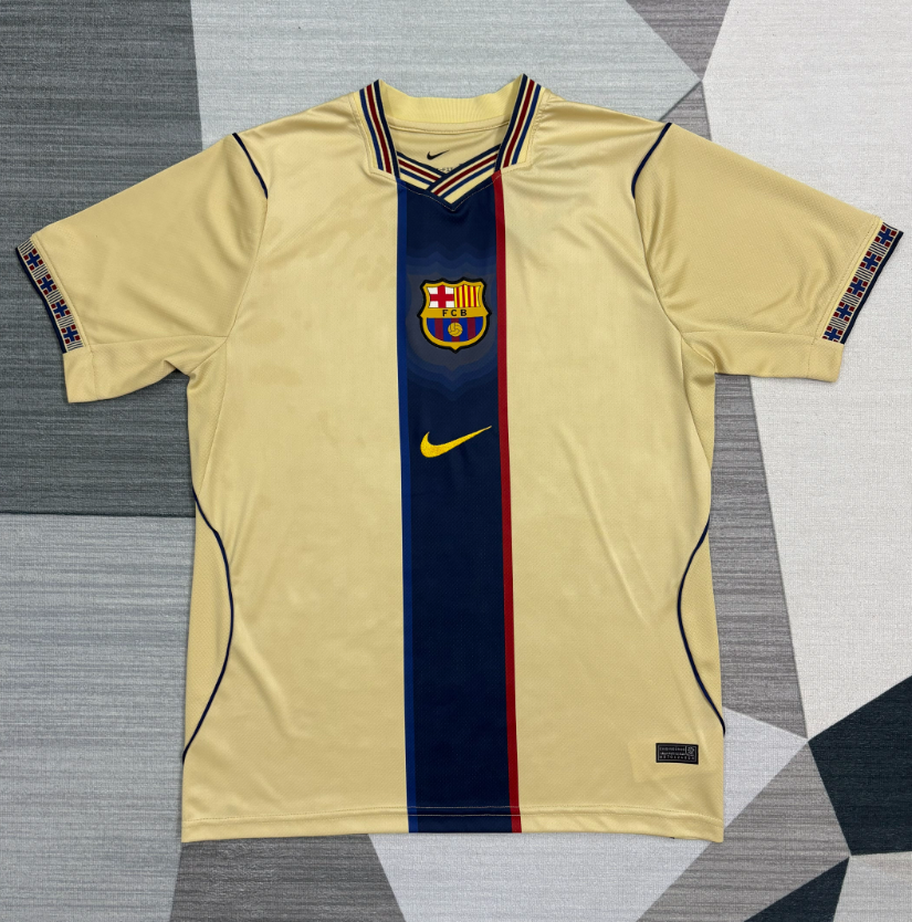 Barcelona 26/27 - Home Kit (Fan)