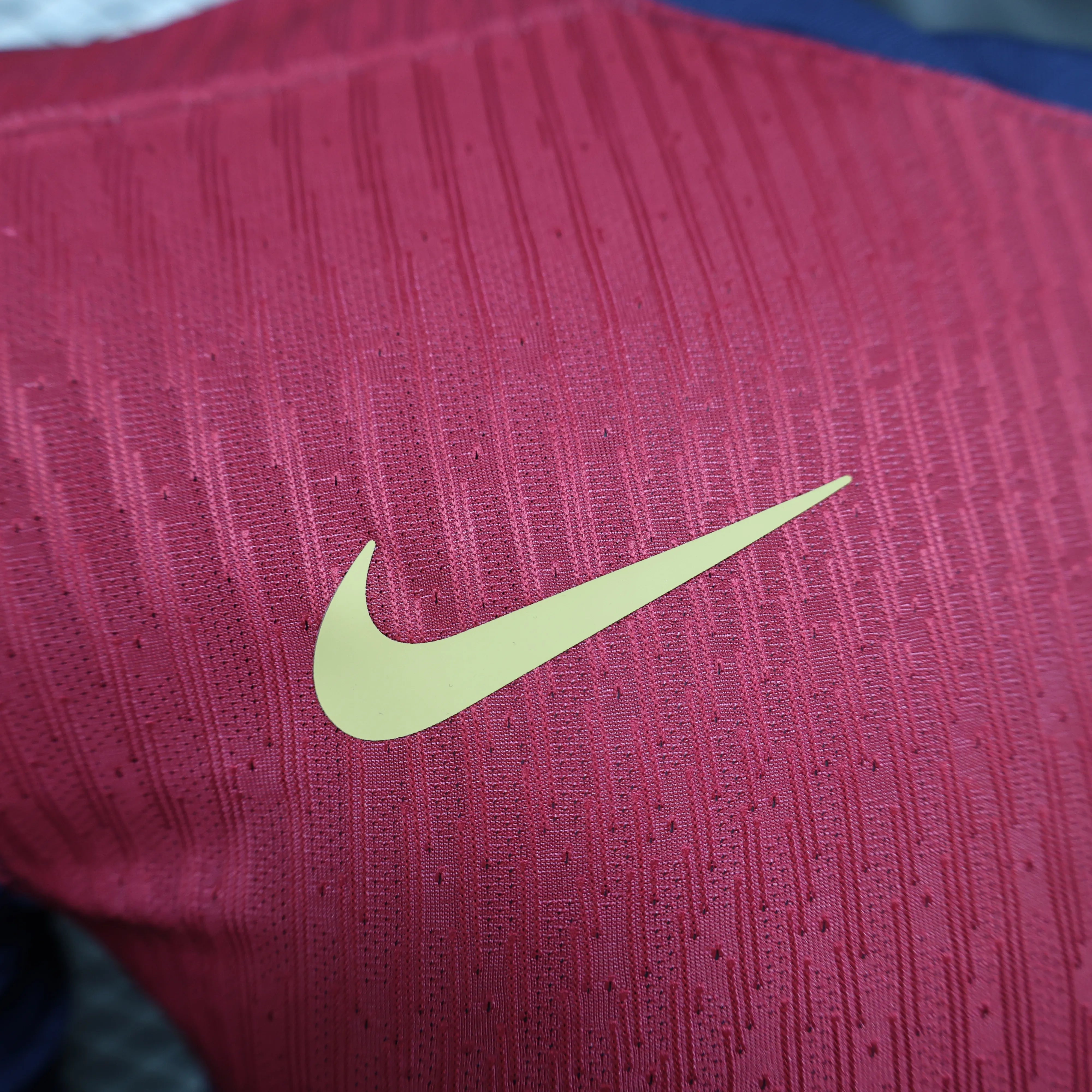 24/25 Barcelona x Coldplay Retro Player's Edition - Home Kit