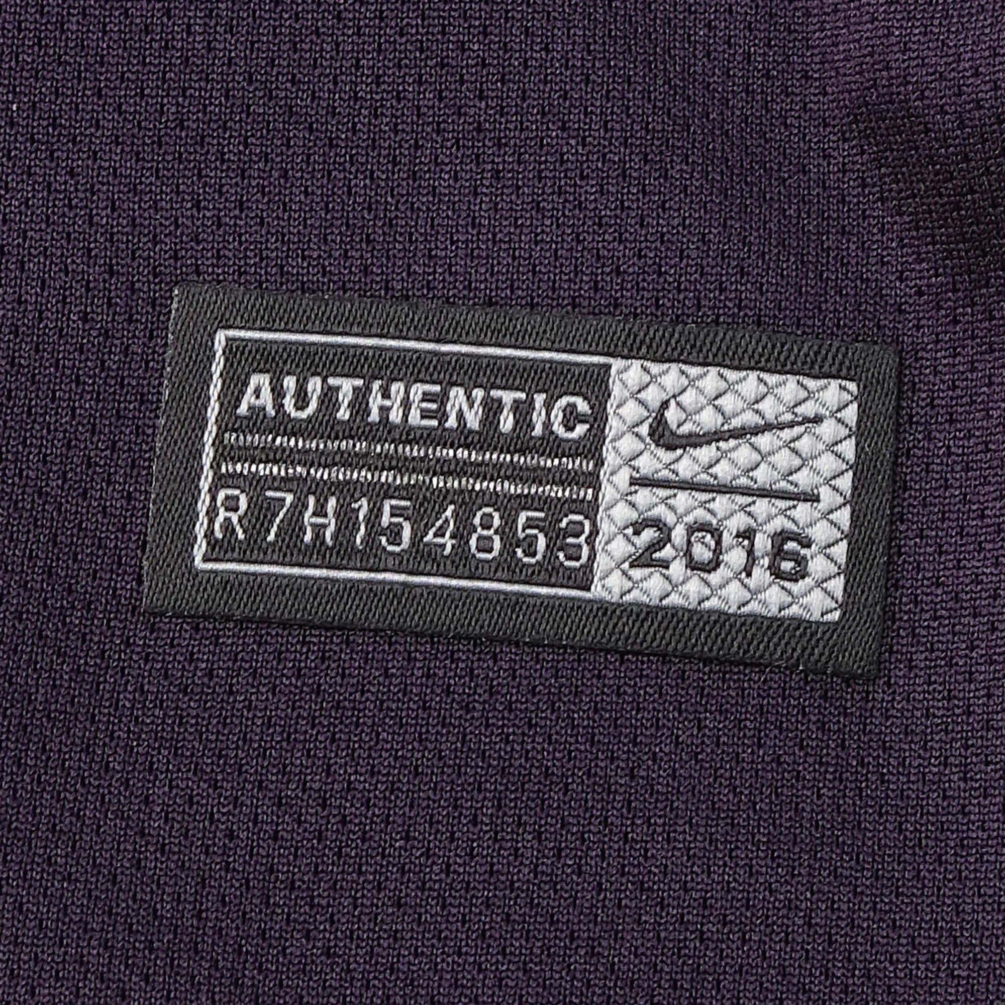 16/17 Barcelona Retro - Away Kit