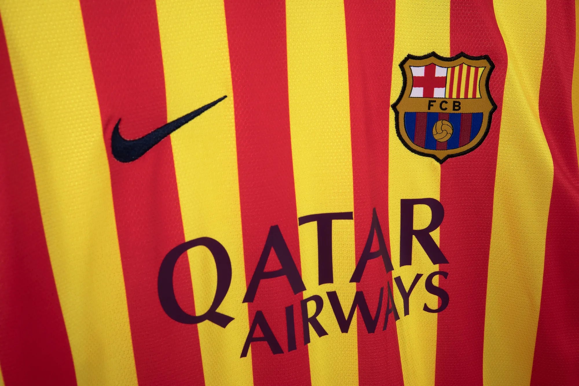 13/14 Barcelona Retro - Away Kit