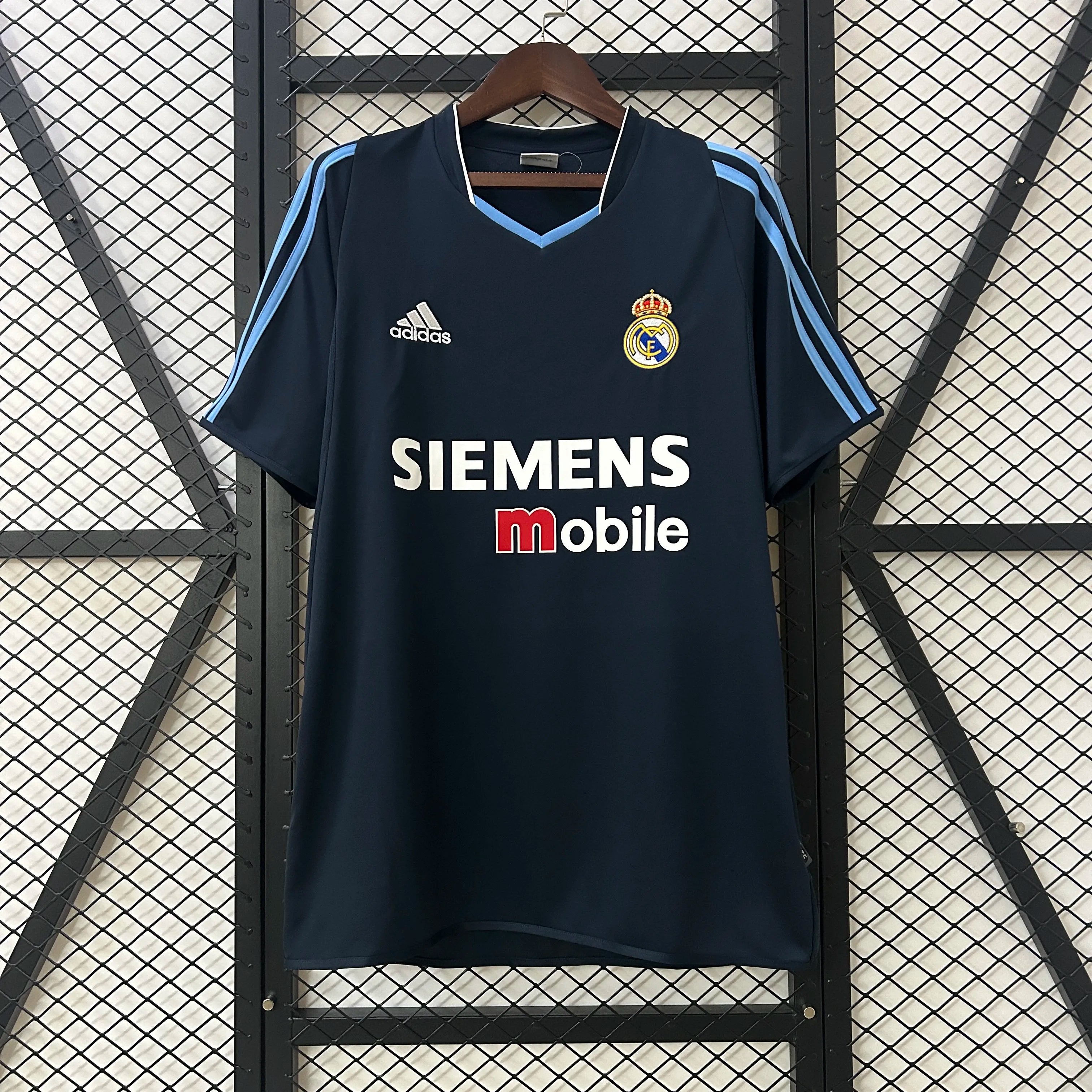 03/04 Real Madrid Retro - Away Kit