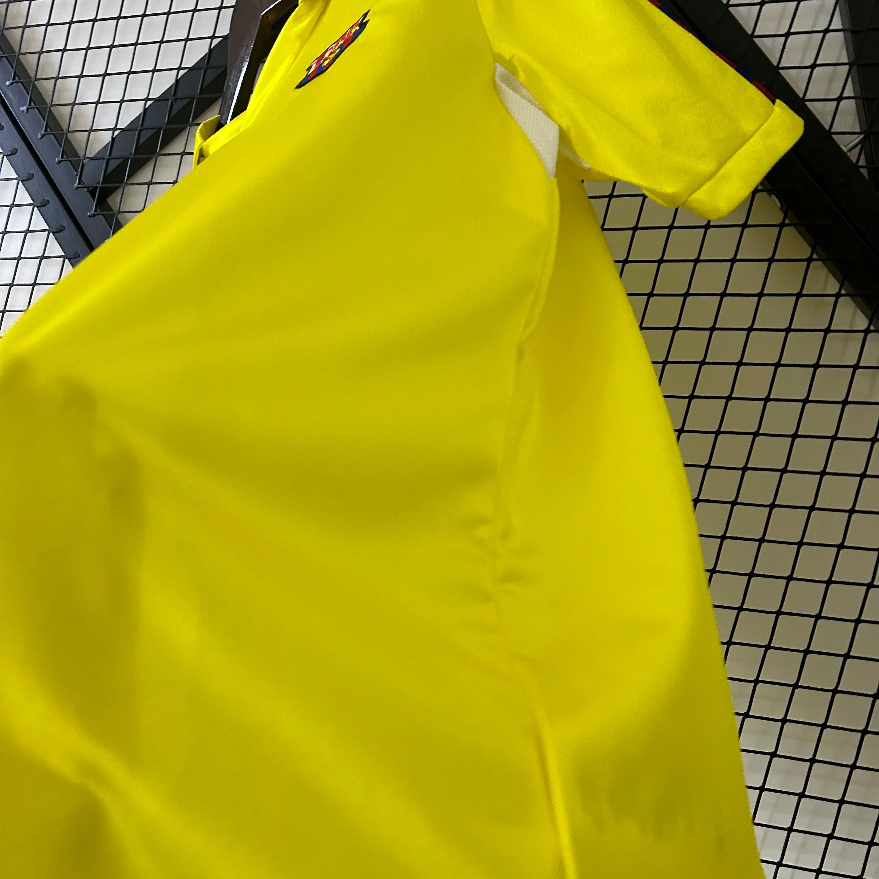 82/84 Barcelona Retro - Away Kit