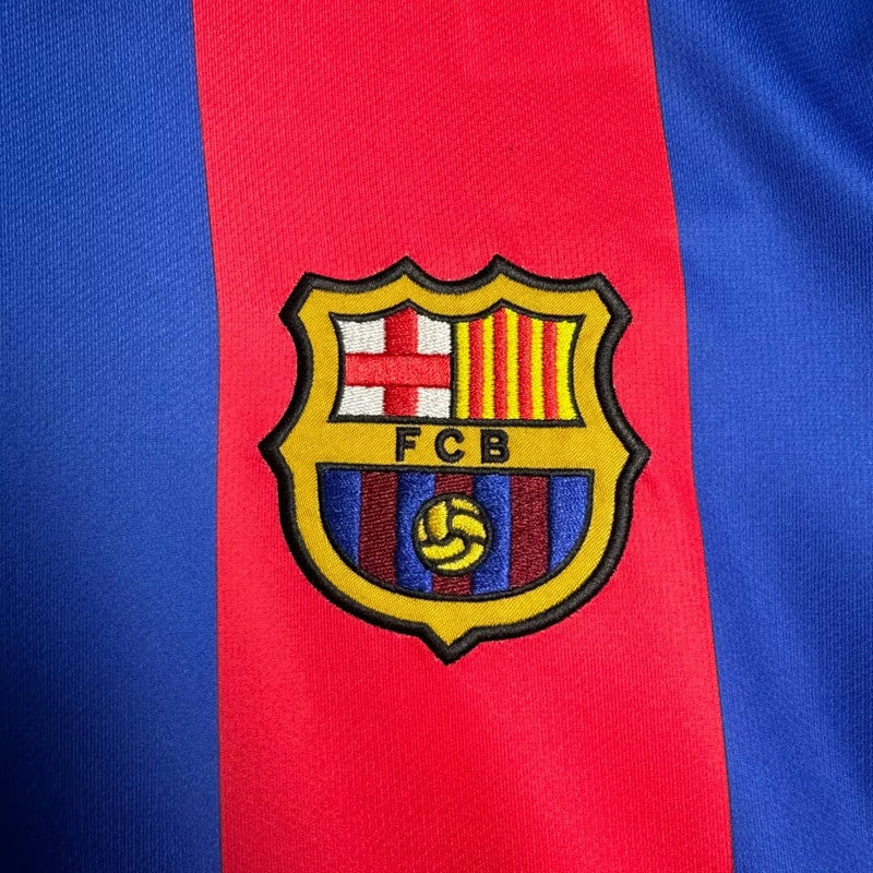 Barcelona 2004-05 Retro - Home