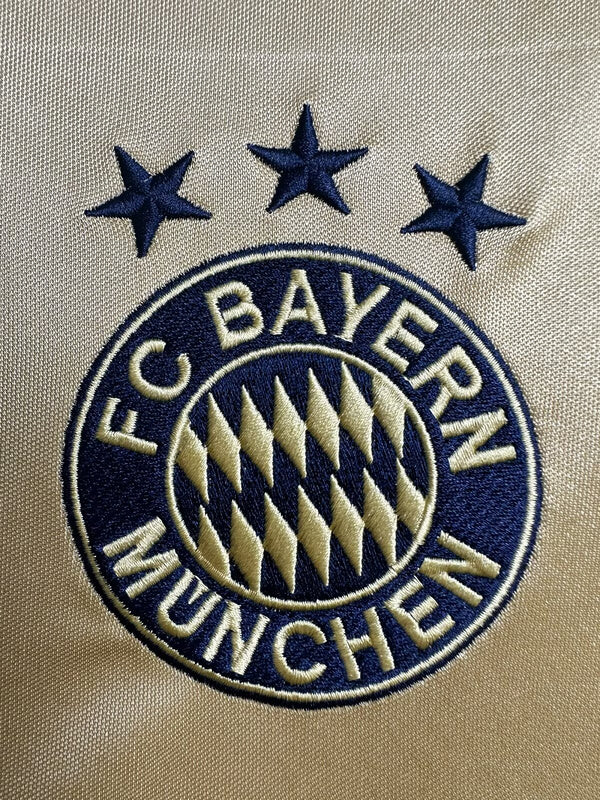 Bayern Munich 2003-04 Retro - Away