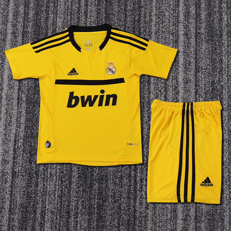 Real Madrid 2011-12 Retro - Goalkeeper Kids Kit