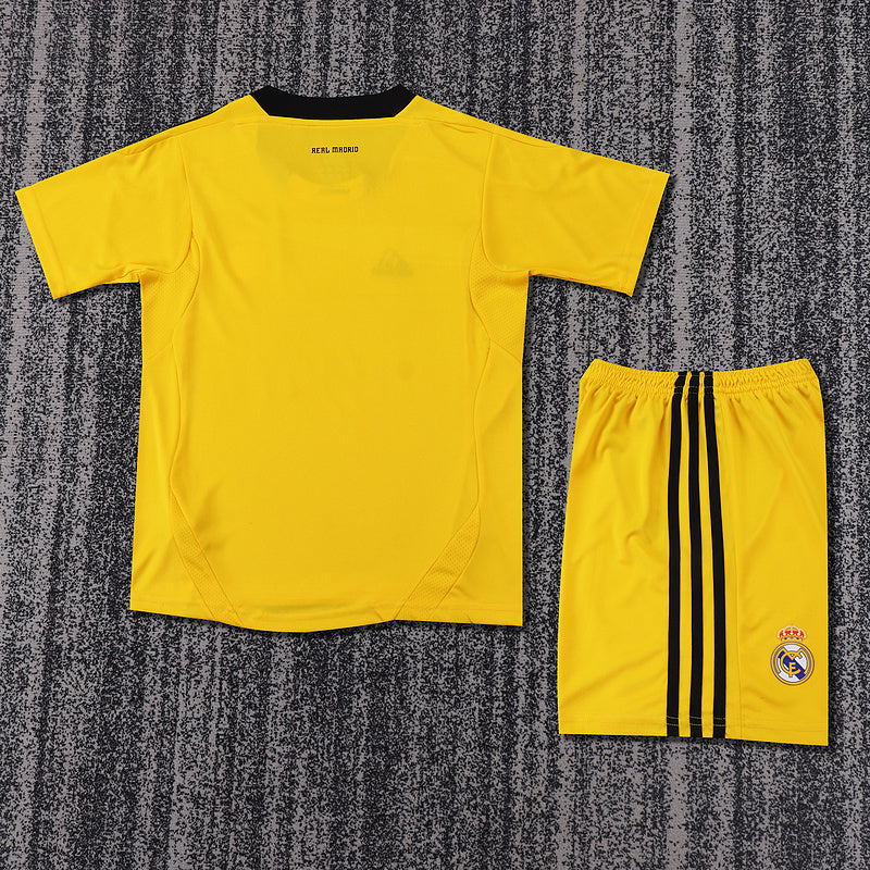 Real Madrid 2011-12 Retro - Goalkeeper Kids Kit