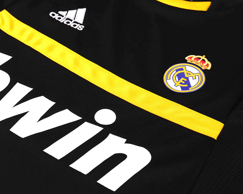 Real Madrid 2011-12 Retro - Goalkeeper Kids Kit