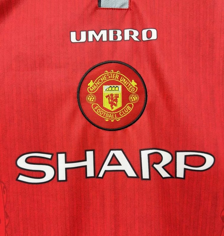 Manchester United 1996-97 Retro - Home