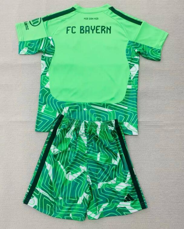 Bayern Munich 26/27 - Goalkeeper Kids Kit