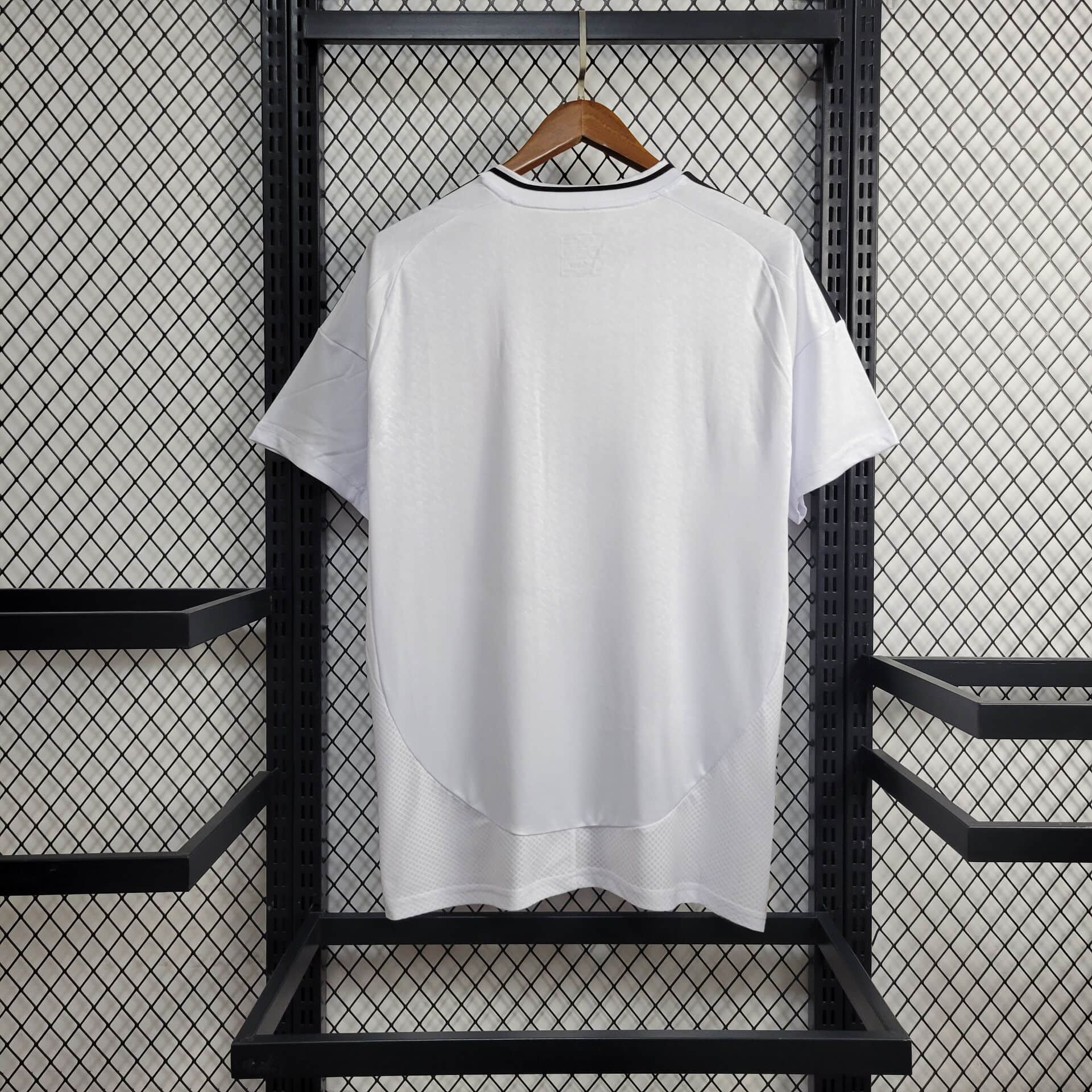 24/25 Real Madrid Retro - Home Kit