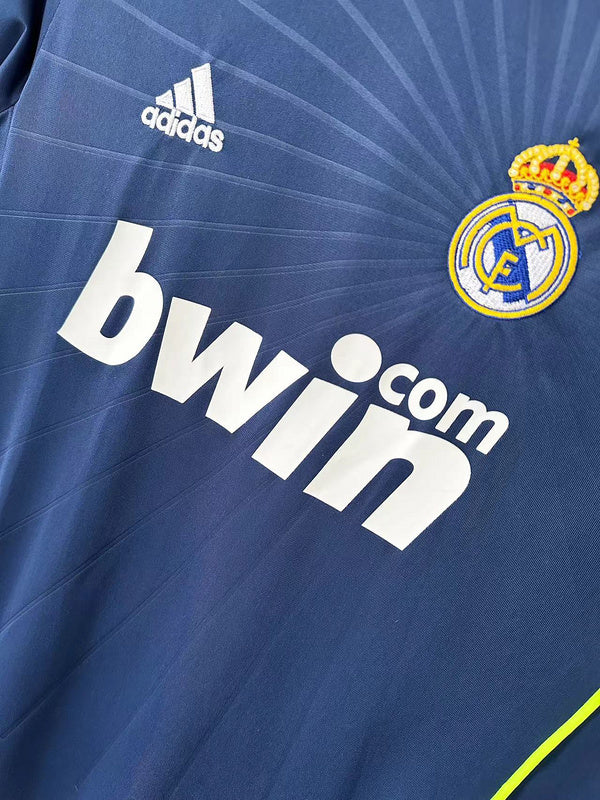 Real Madrid 2010-11 Retro - Away