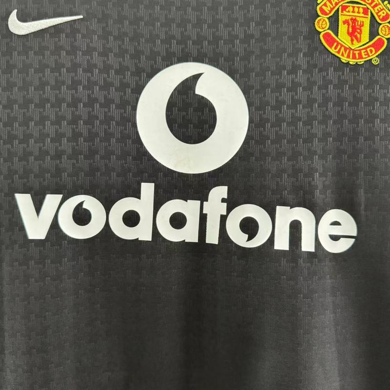 Manchester United 2003-04 Retro - Away