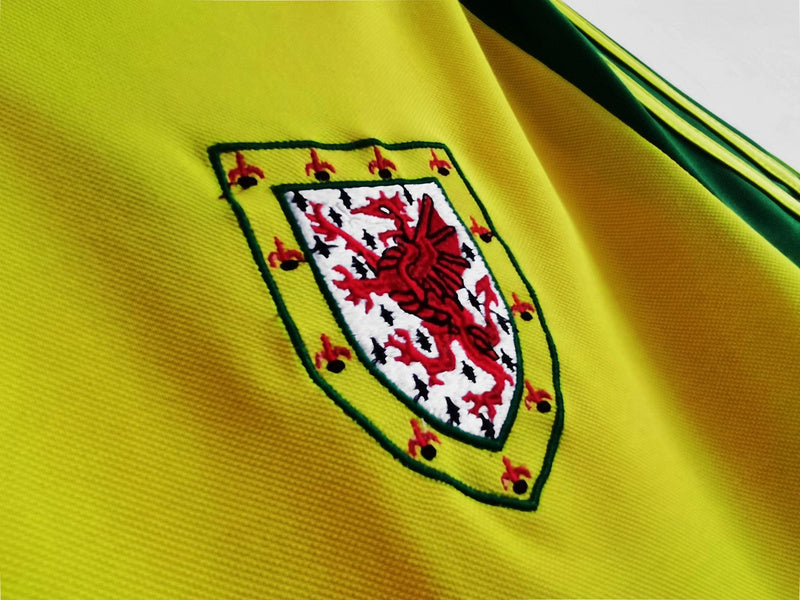 Wales 1982 Retro - Away