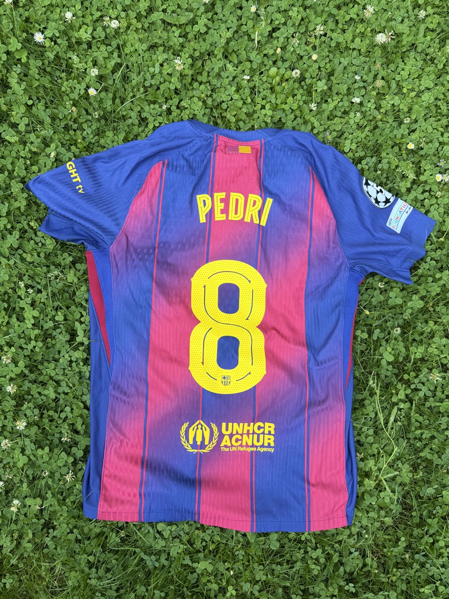Maillot FC Barcelone floqué Pedri reçu par un client