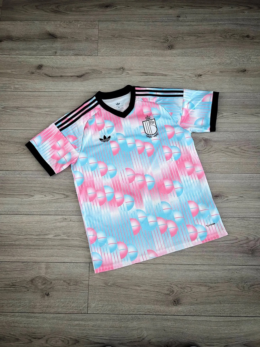 Maillot Belgique away reçu par un client